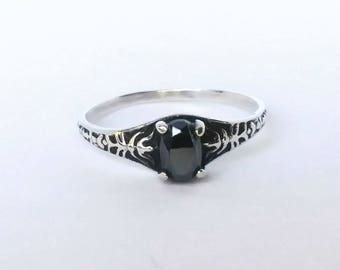 Vintage Sterling Silver Ring with Black Stone Size 7 1/2