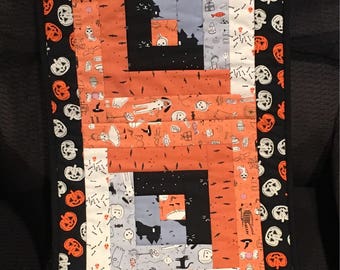 Halloween log cabin table runner