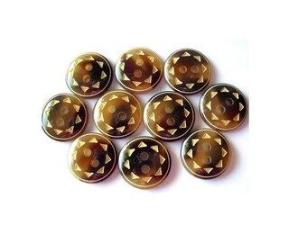 7 Vintage plastic buttons, 15mm flower image beautiful for button jewelry