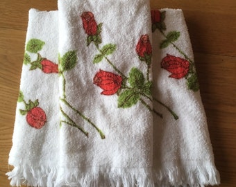 Vintage hand towel set. Vintage rose hand towels. Vintage towels. Rose hand towels. Set of three.