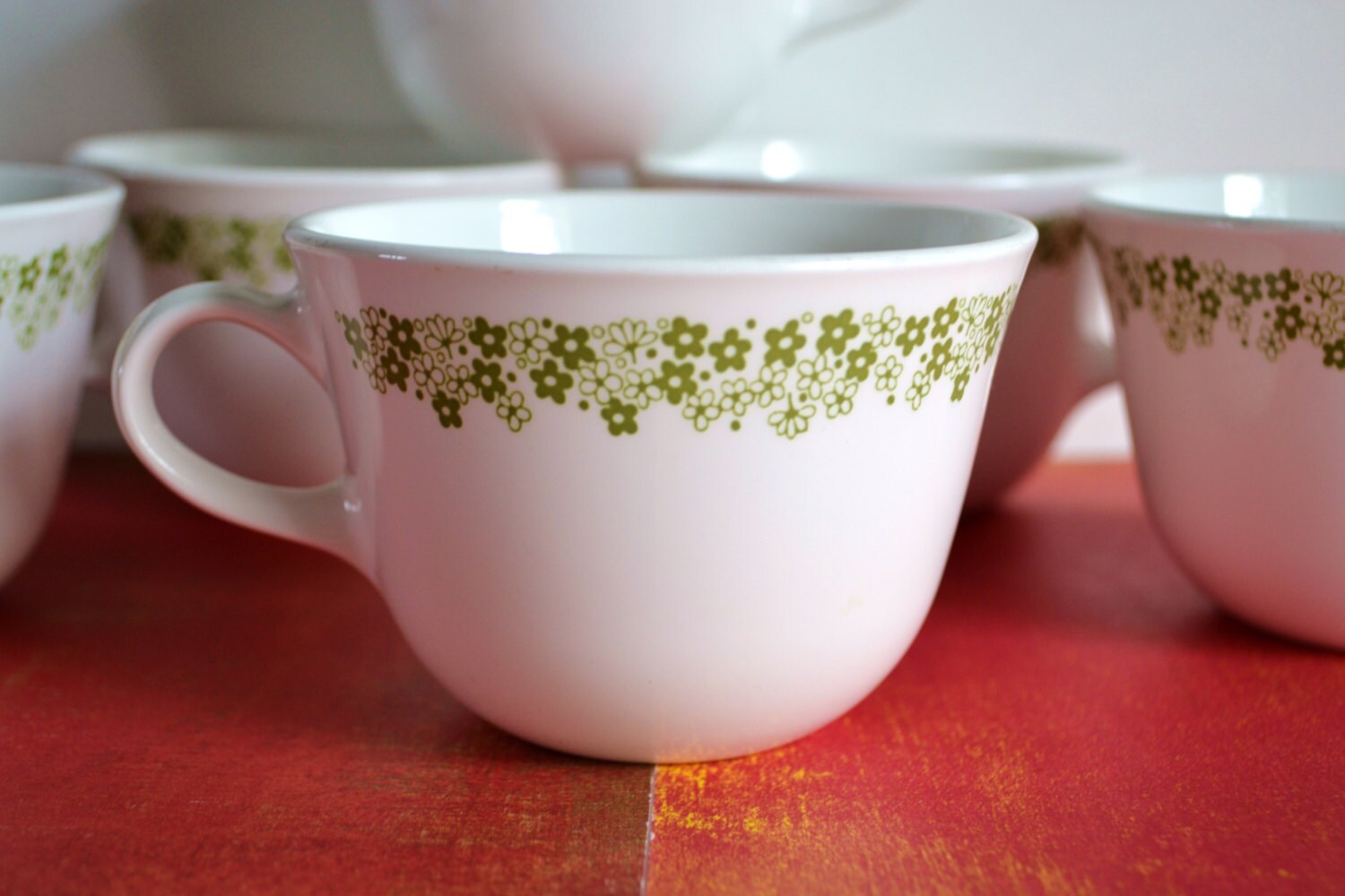6 Corelle Livingware Coffee / Tea Cups Crazy Daisy / Spring
