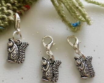 Squirrel Stitch Markers, Stitch marker, Squirrel Stitchmarker, Knitting Supplies, Crochet, Gift for Knitters, Zipper Charm, Knitting Tools