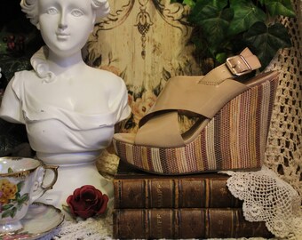 Ladies Vintage Beige Striped Platform Slingback Heels- Size 6B
