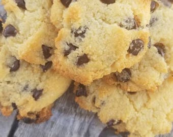 Keto Chocolate Chip Cookie / Low Carb Chocolate Chip Cookie