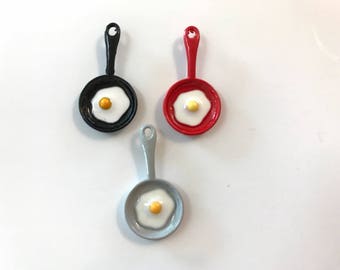 Fried Egg in a Pan Needle Minder