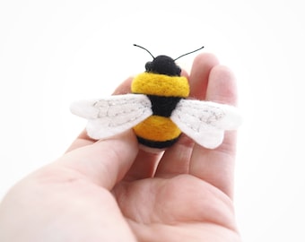 Made to order, Bumble Bee, brooch, magnet, keyring, bee gift, cute gift, cute bee, needle felt, wool, black, yellow, gift idea, save the bee