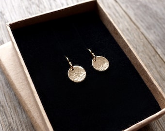 Tiny sunshine drops, 14k gold filled disc earrings, hammered gold disc dangle earrings, simple minimalist everyday earrings, round earrings
