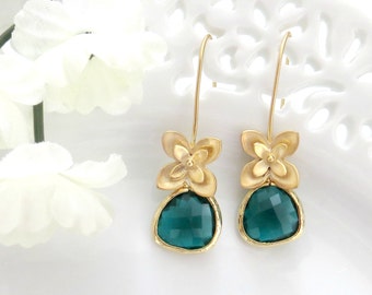 Green Earrings, Mother's Day Gift, Mom Earrings, Earrings for Mom, Earrings for Her, Bridesmaid Earrings, Wedding Jewelry, Gift for Friend