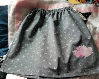 Gathered skirt with applique
