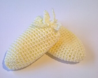 SALE 20% OFF original price. Cream newborn baby crochet mittens. black friday, cyber monday.