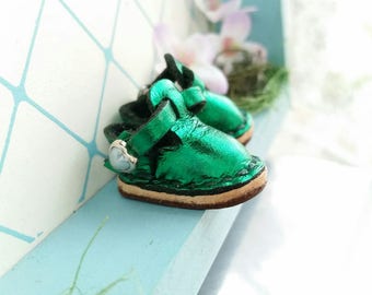 Mini Metallic Green Leather Magnetic T-Strap Mary Jane Shoes For Pullip Dal And Neo Blythe Doll Pukifee