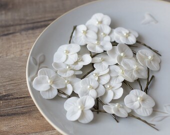 Hydrangea hair clips - white hydrangea flowers - bridal hair accessories - wedding hair accessories - bobby pin flower for hair