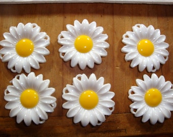 Vintage Plastic Crafting Daisies, Set of 6