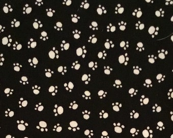 Black and White Paw Prints Collar