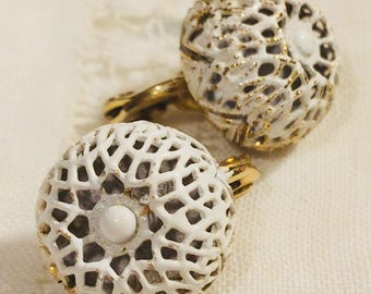 Monet Vintage Lace Look Openwork Bubble Ball Clipon Earrings