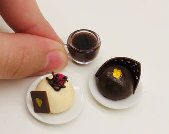 Miniature White Choc and Choc Cake,Miniature Cake,Miniature Bakery,Miniature Sweet,Dollhouse cake