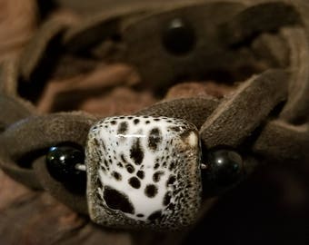 Braided leather & bead bracelet