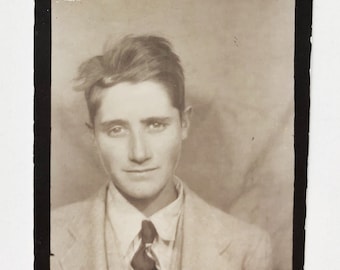 Original Vintage Photobooth Photograph | Freestyle Hair | 1940