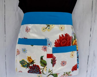 Garden Apron, Gardening Apron, Gardening Gift, Gardening Tools, Gift for Gardeners, Plus Size Gardening Apron for Women Oilcloth Apron