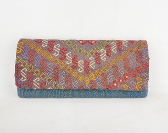 CICIM Kilim handbag 13x6 in / 33x15 cm. Vintage kilim, leather adjustabler