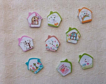 Set di 10 bottoni di legno con casette colori assortiti