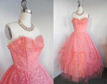 1950s Vintage Coral Pink Lace and Tulle Prom Dress with Shelf Bust VLV