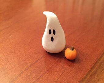 Dollhouse miniature Halloween ghost
