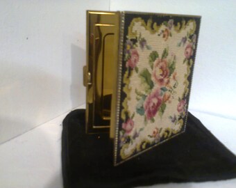 Lovely needlepoint tapestry powder compact 1950's.