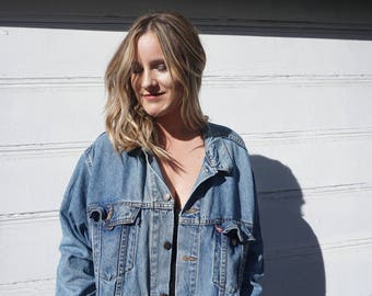 Levi's Medium Wash Denim Trucker Jacket SZ Large