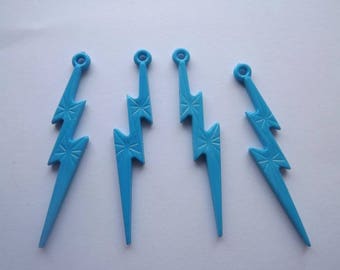 Medium charms turquoise lightning acrylic (x 4)