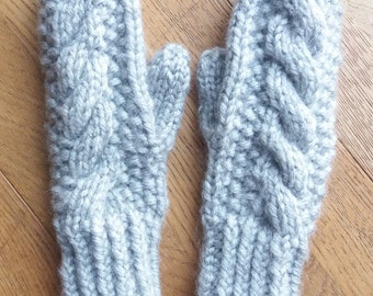 Childrens/Small Ladies' Chunky Grey Cable Seed Stitch Mitts
