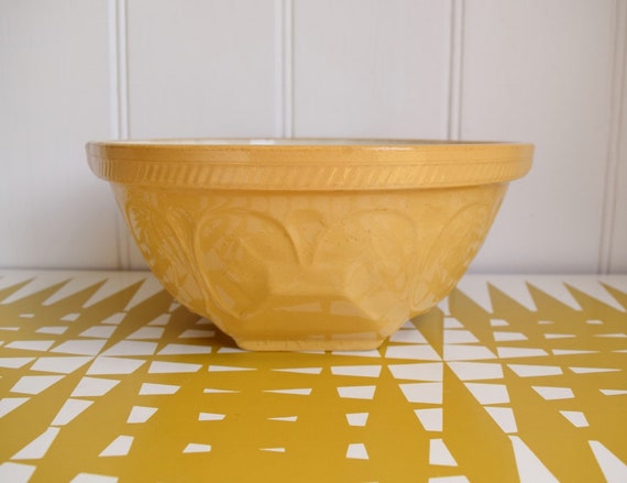 Classic Gripstand mixing bowl T G Green Church Gresley. Retro Classic Gripstand mixing bowl T G Green Church Gresley. Retro