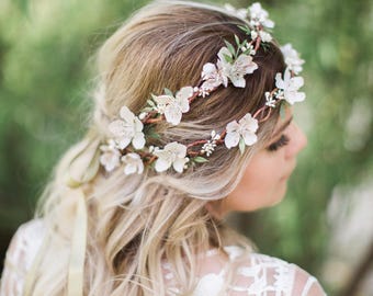 flower crown wedding, bridal flower crown, cream flower crown, ivory flower crown, floral crown wedding, bridal headpiece, green leaf crown
