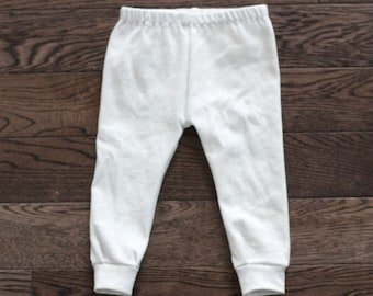 Ready-to-Ship Baby Leggings - SIZE: 6-9M - White with Light Grey Pinstripe Hexagon Print Organic Knit Baby Leggings