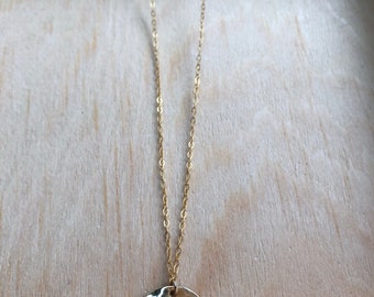 Collier gold filled avec medaille martelée dorée a l'or fin