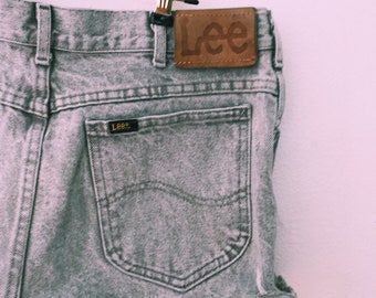 Vintage 90s Grunge Distressed Lee Cutoff Light Grey Shorts