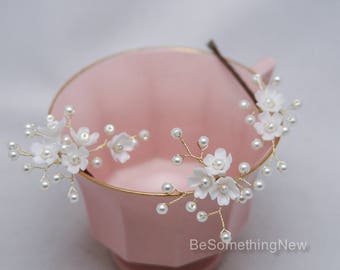 Wedding Hair Pins of Flowers and Pearls Bridal Bobby Set of Three, Beaded Flower Hair Jewelry, Beaded Babies Breath Headpiece