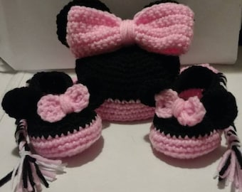 Cute Crochet Minnie Mouse Hat and Shoe Set