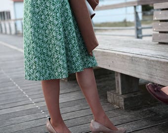 vintage dress / 70 retro mod dress / pattened fall dress / shirtwaist dress / green and white / geometric / US 6