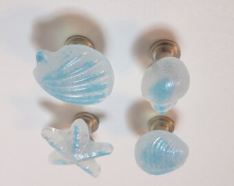 Beach theme knobs, sea shell knobs and pulls, coastal decor, beach house decor, nautical decor cabinet hardware, sea shell drawer pulls