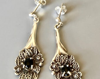 Beautiful vintage silver and onyx earrings