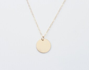 Circle Gold Silver Disc Necklace / Smooth, Hammered Disc Necklace Minimalist and Delicate / Everyday Necklace
