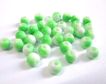 20 bicolor green and white glass beads 4mm (U-19)