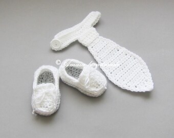 Scarpe e cravatta, abito battesimo, battesimo scarpe, crochet scarpe e cravatta, pattini di bambino ragazzo di uncinetto, uncinetto cravatta, vestito bambino ragazzo