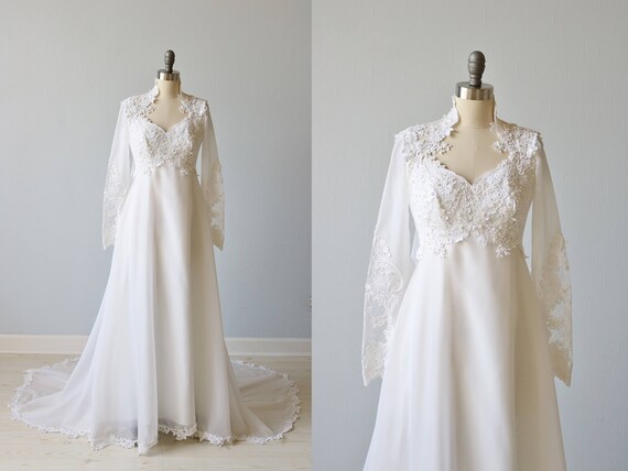 Vintage 1970s Long Sleeve Lace Wedding Dress / Vintage 70s