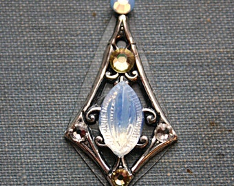 Chilled Bindi - ATS, Tribal Fusion, Belly Dance, Facial Jewelry, Third Eye