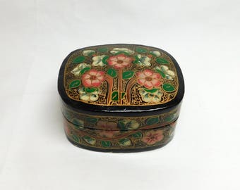 Vintage Kashmir India Flower Paper Mache Lacquer Box Gold Pink Green Floral Black Interior Jewelry Trinket Pill Box Compressed Lacquerware