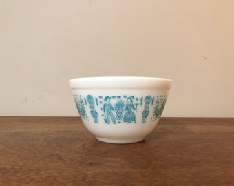 Pyrex Butterprint Turquoise & White Mixing Bowl #401, 1.5 pt.