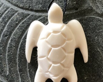 HONU SEA TURTLE - Carved Bone Pasifika Pendant