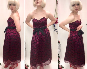 Red lace vintage dress, size 6/8. 80s dress, 70s Dress, evening Dress, Party Dress.